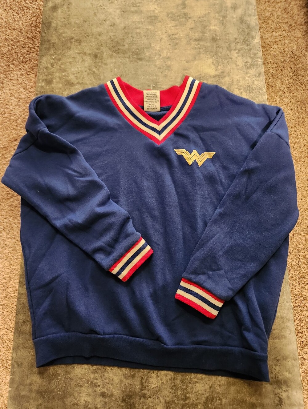 Boxlunch wonder women sweater